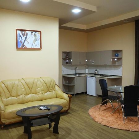 Elko Hotel Jerevan Buitenkant foto
