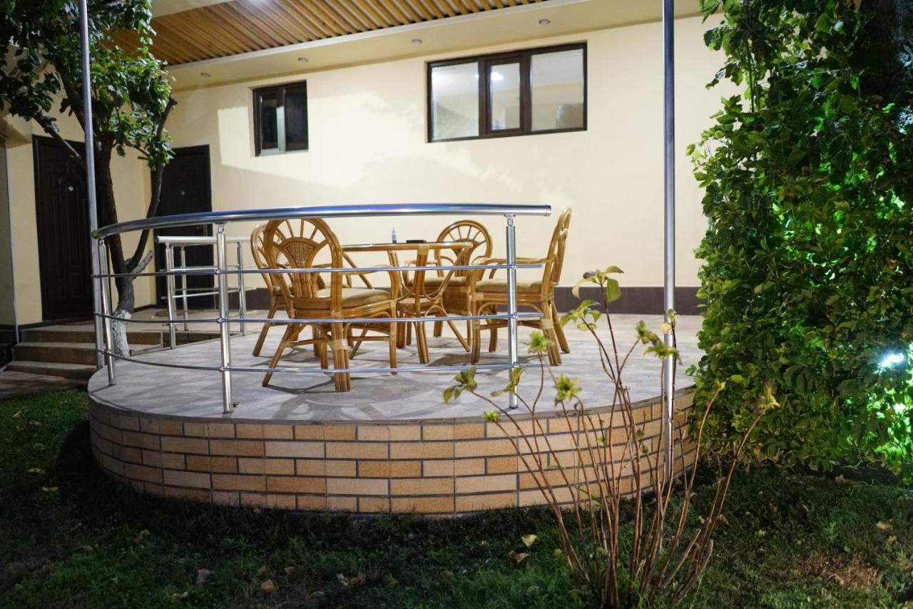 Elko Hotel Jerevan Buitenkant foto