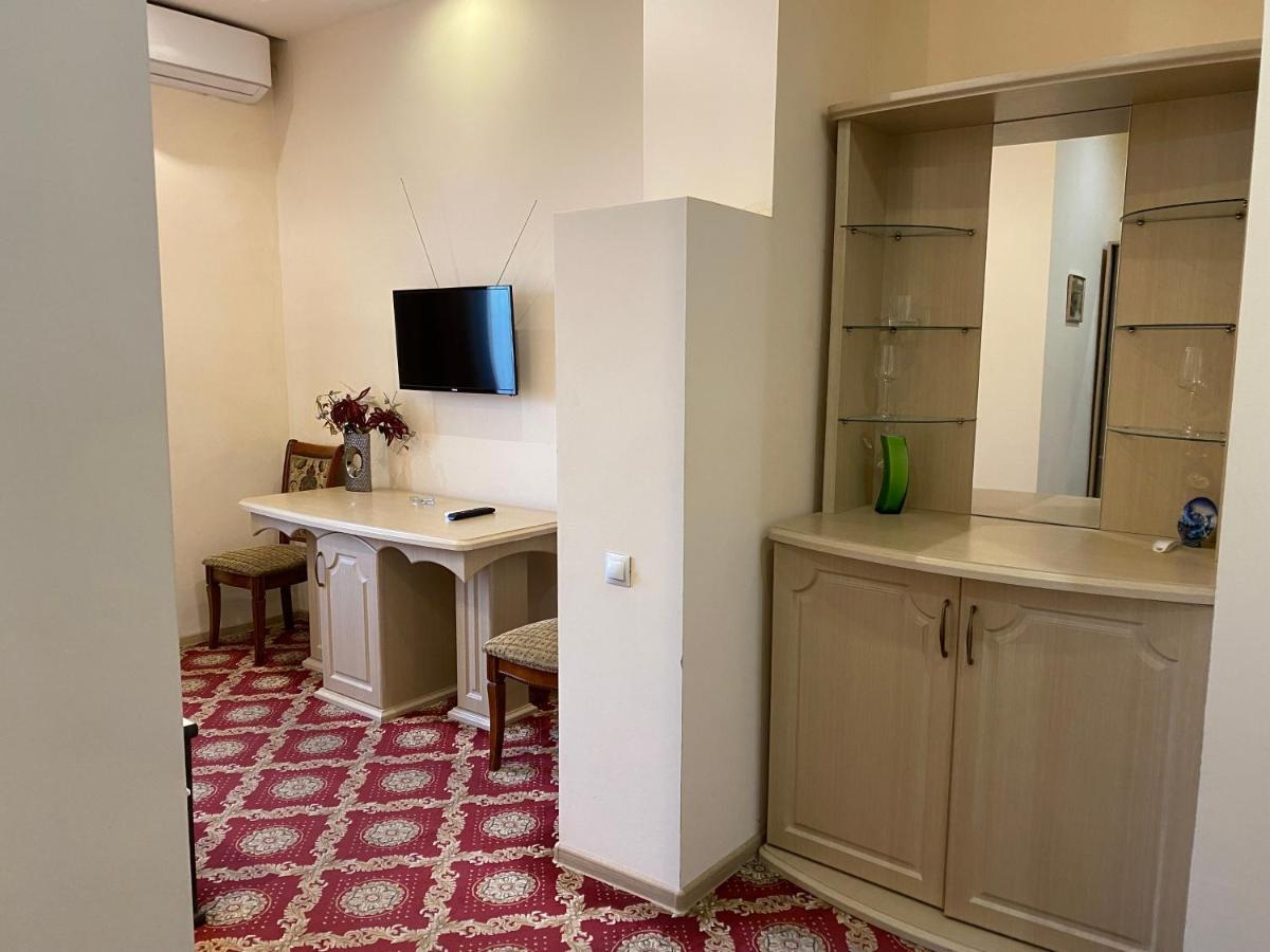 Elko Hotel Jerevan Buitenkant foto