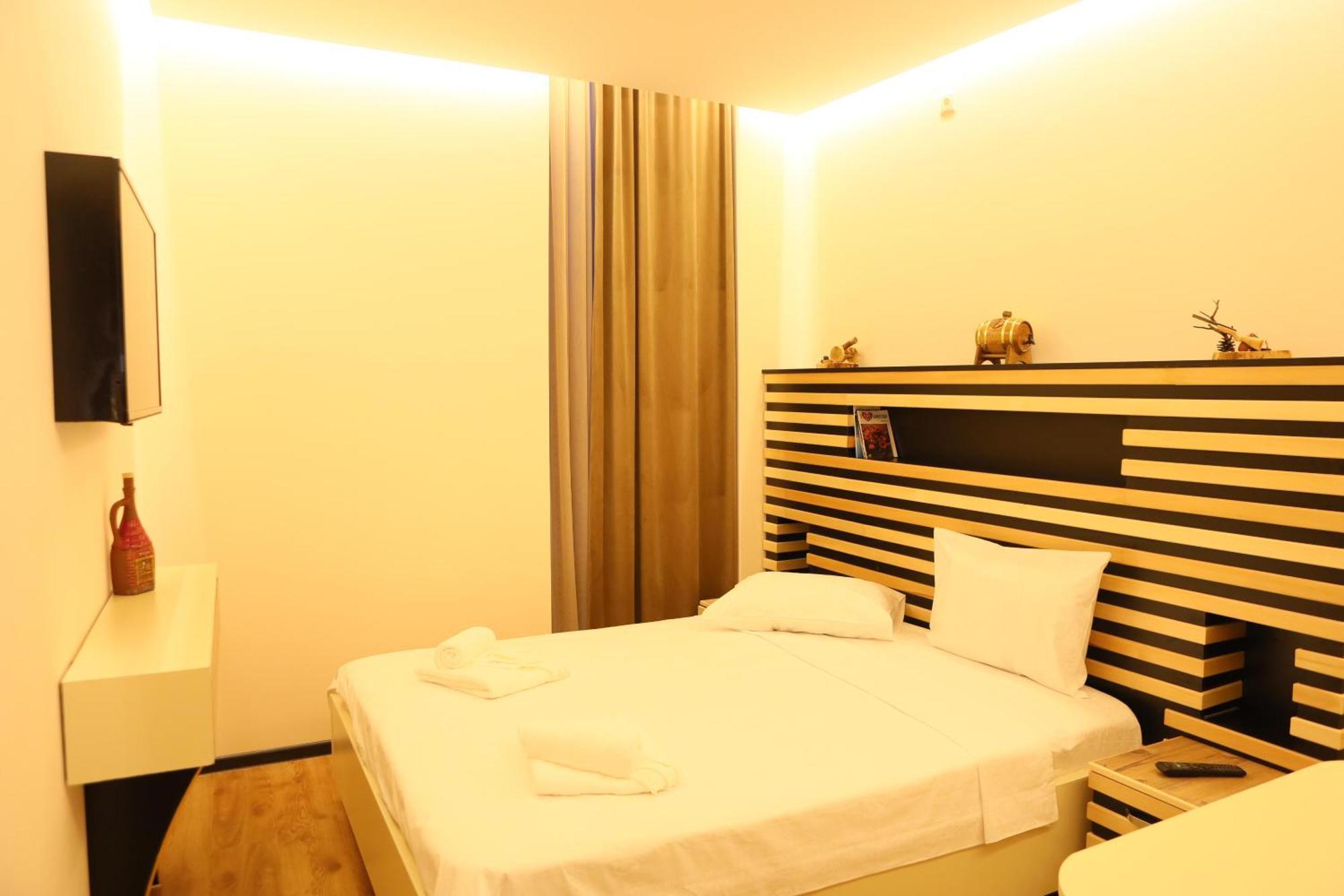 Elko Hotel Jerevan Buitenkant foto
