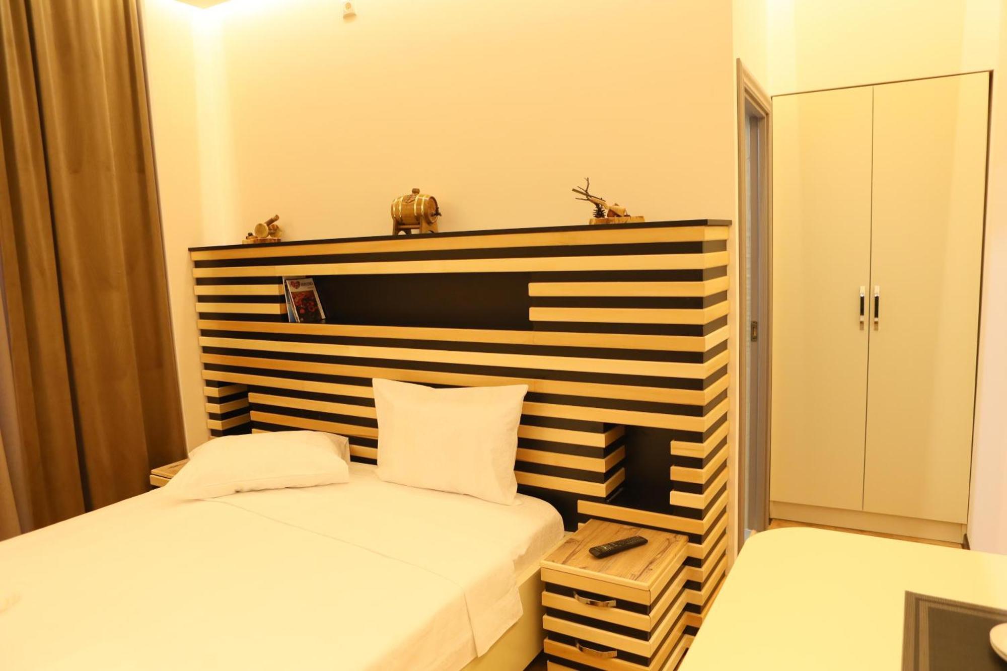 Elko Hotel Jerevan Buitenkant foto
