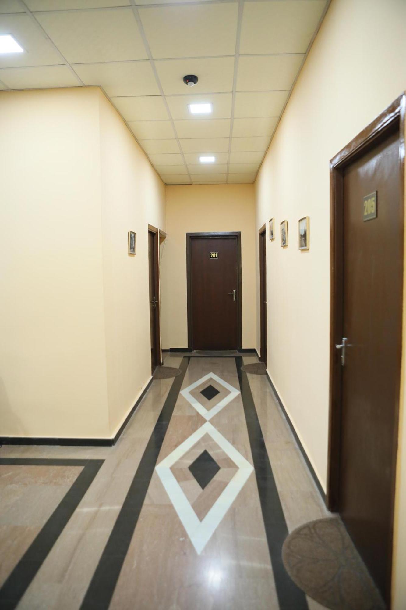 Elko Hotel Jerevan Buitenkant foto