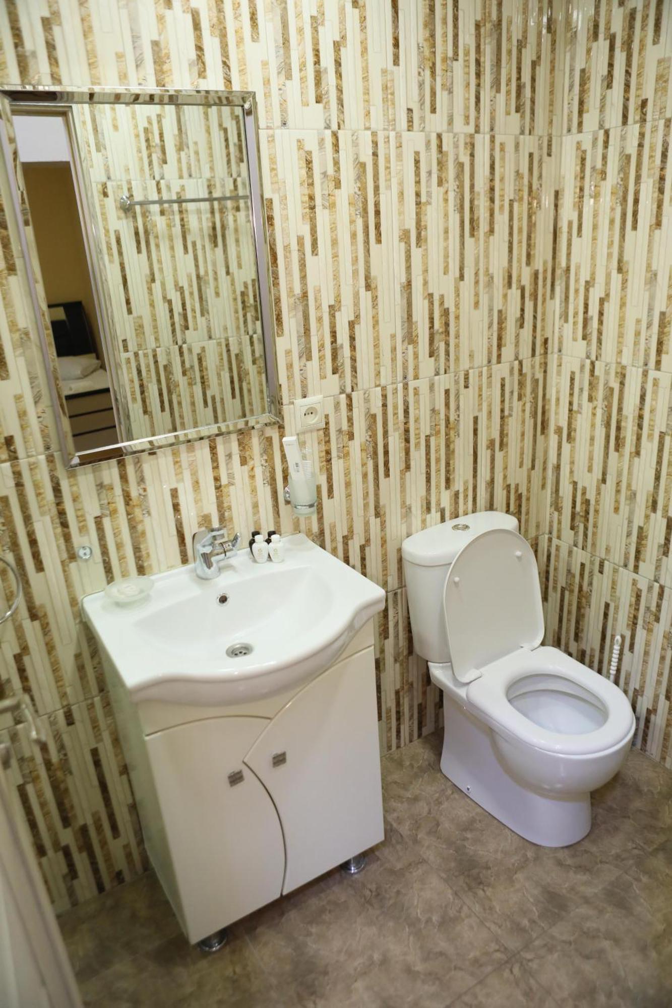 Elko Hotel Jerevan Buitenkant foto