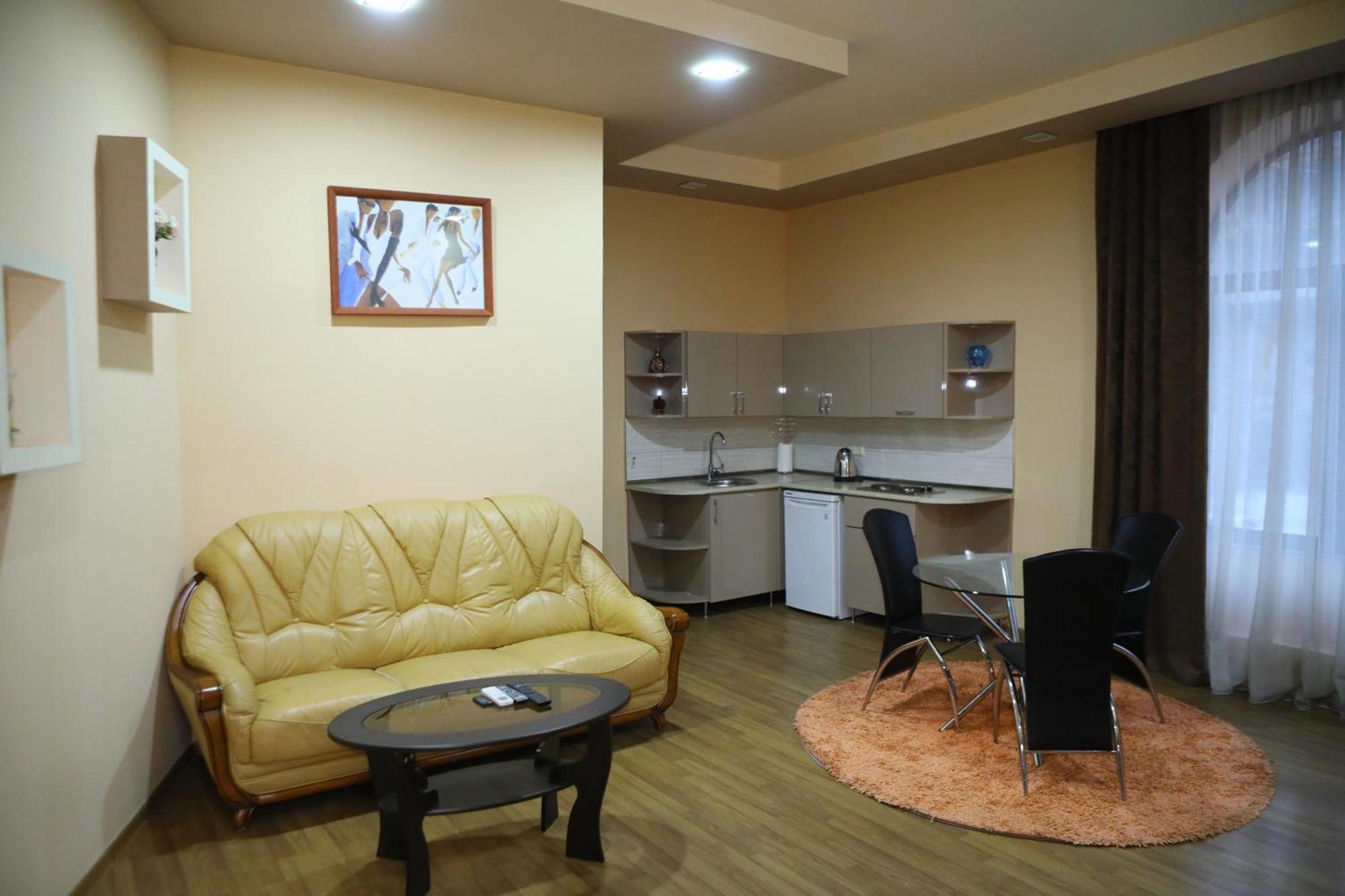 Elko Hotel Jerevan Buitenkant foto